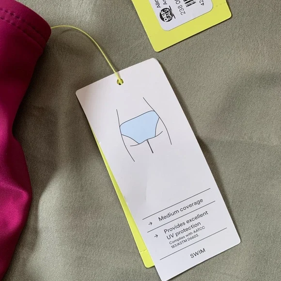 All In Motion women’s swimsuit 2 pc cranberry/ Navy size M - Picture 4 of 7